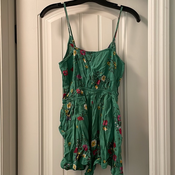 Express green floral romper with pockets - Picture 2 of 5